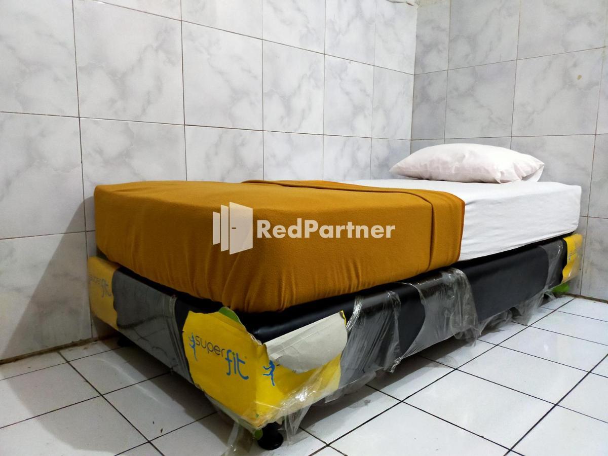 Hotel Ayu Lestari Ternate Redpartner エクステリア 写真