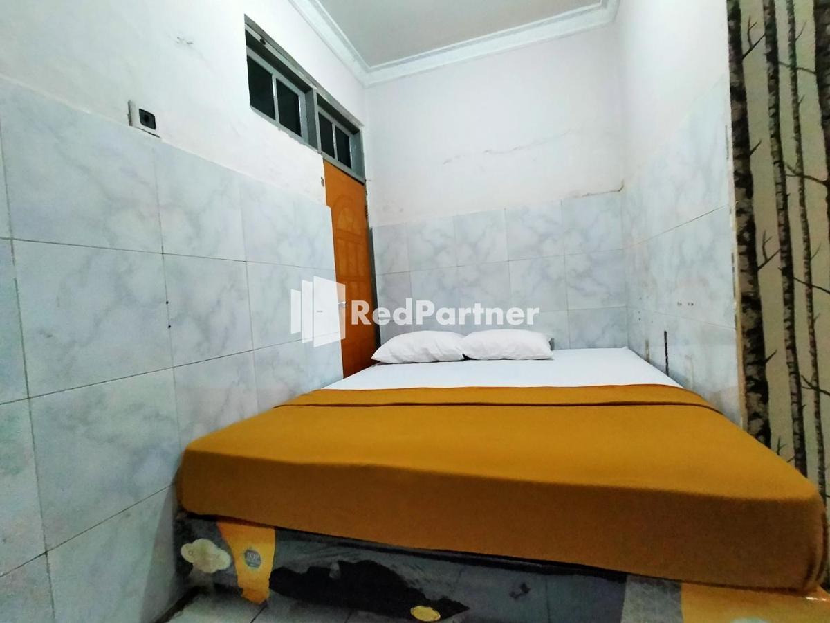 Hotel Ayu Lestari Ternate Redpartner エクステリア 写真