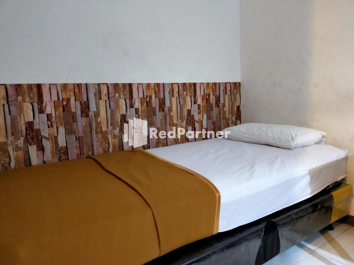 Hotel Ayu Lestari Ternate Redpartner エクステリア 写真