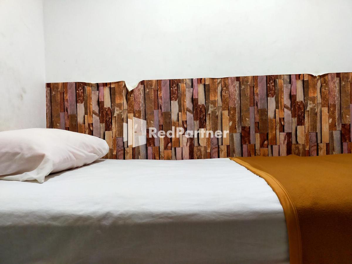 Hotel Ayu Lestari Ternate Redpartner エクステリア 写真