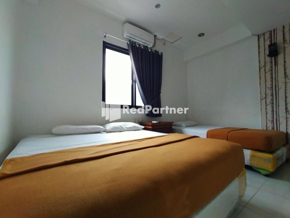 Hotel Ayu Lestari Ternate Redpartner エクステリア 写真