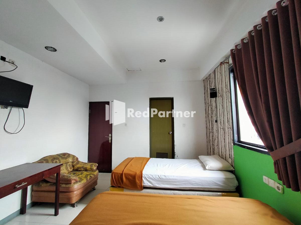 Hotel Ayu Lestari Ternate Redpartner エクステリア 写真