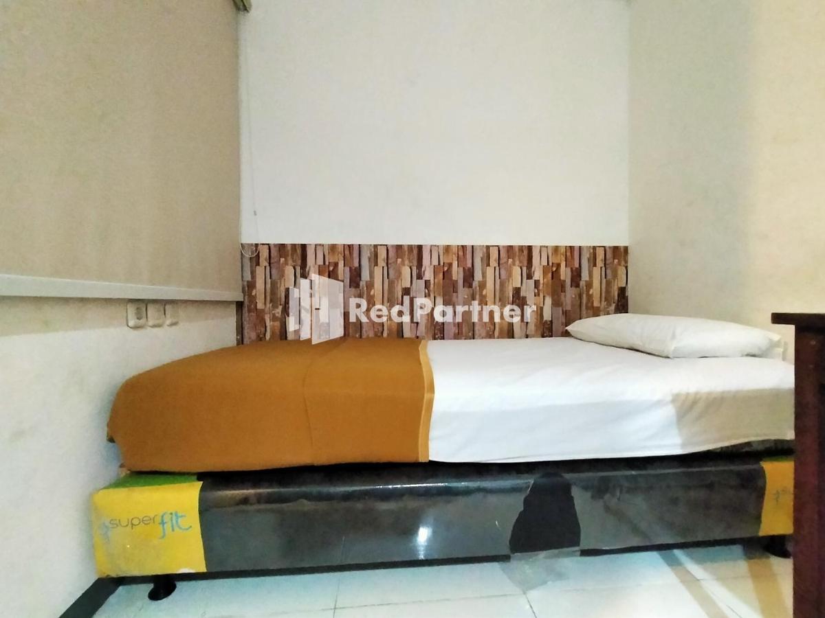 Hotel Ayu Lestari Ternate Redpartner エクステリア 写真