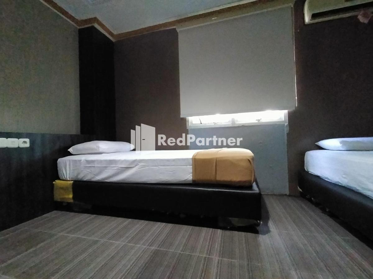 Hotel Ayu Lestari Ternate Redpartner エクステリア 写真