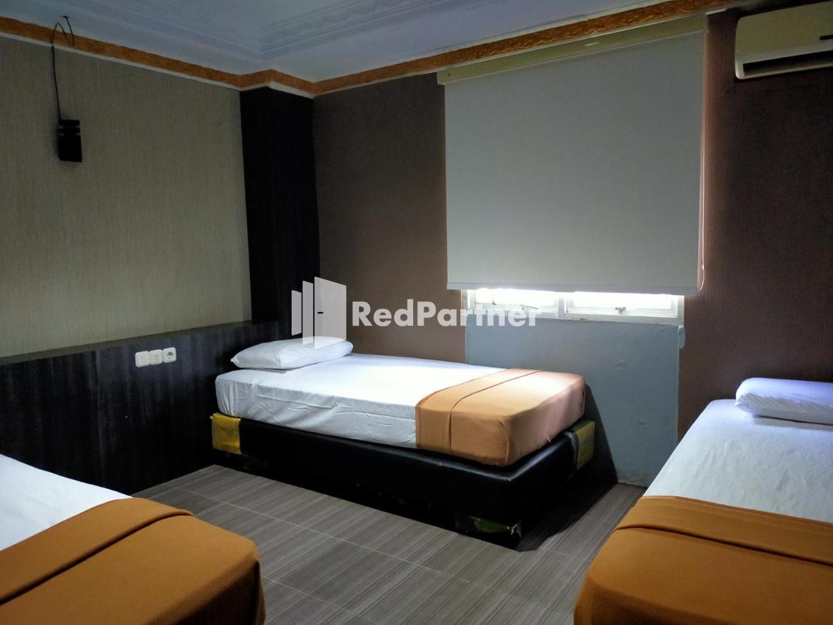 Hotel Ayu Lestari Ternate Redpartner エクステリア 写真