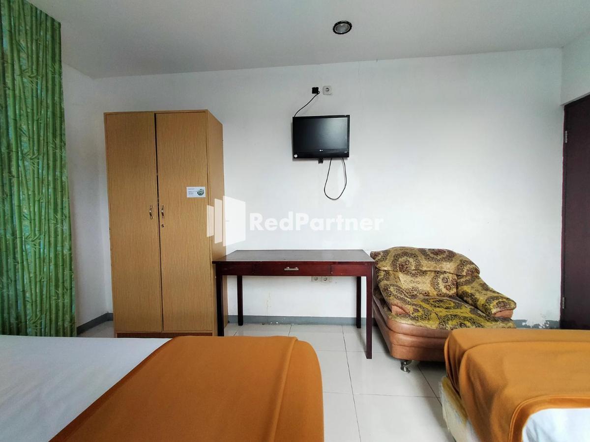 Hotel Ayu Lestari Ternate Redpartner エクステリア 写真