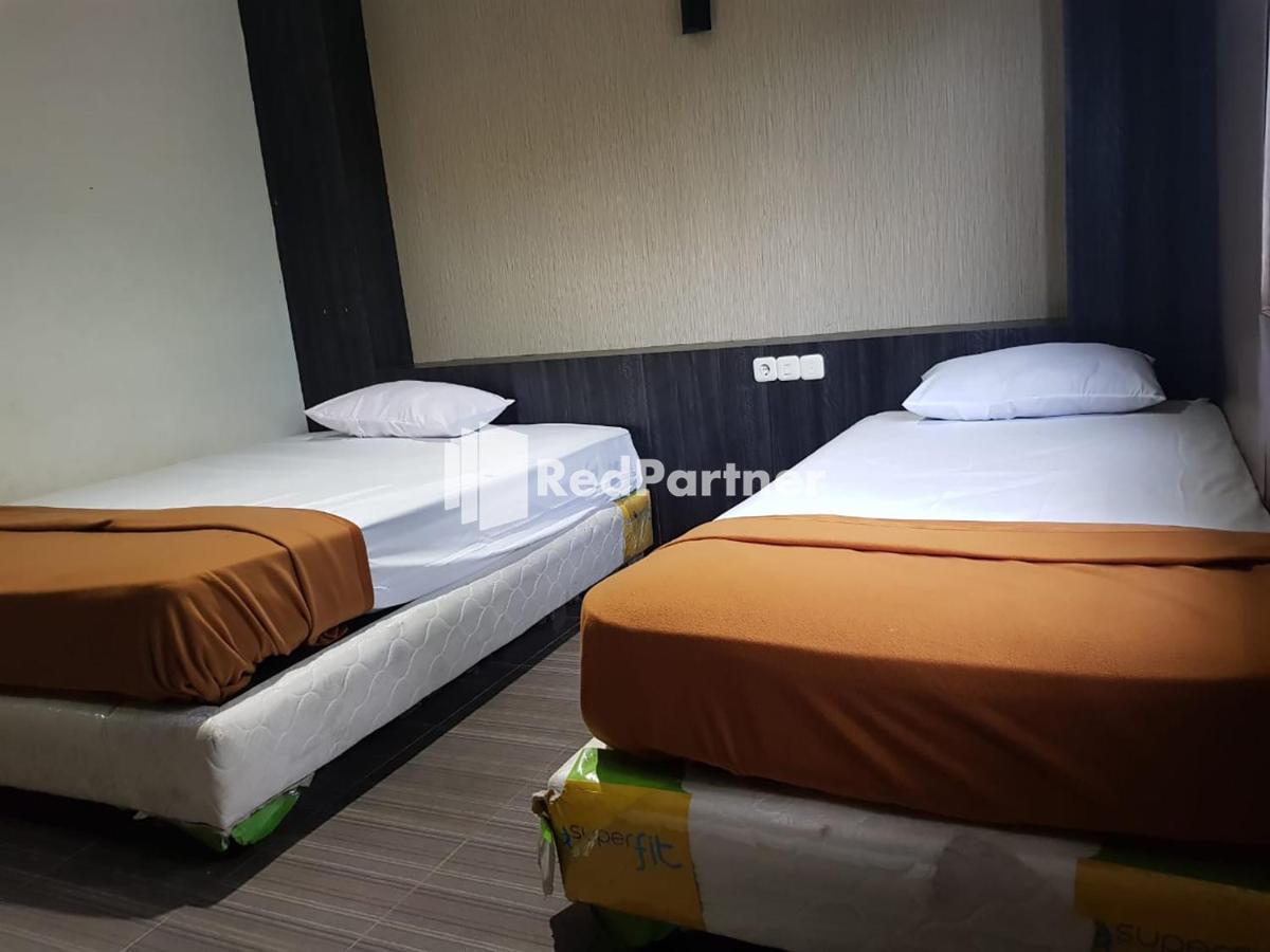 Hotel Ayu Lestari Ternate Redpartner エクステリア 写真