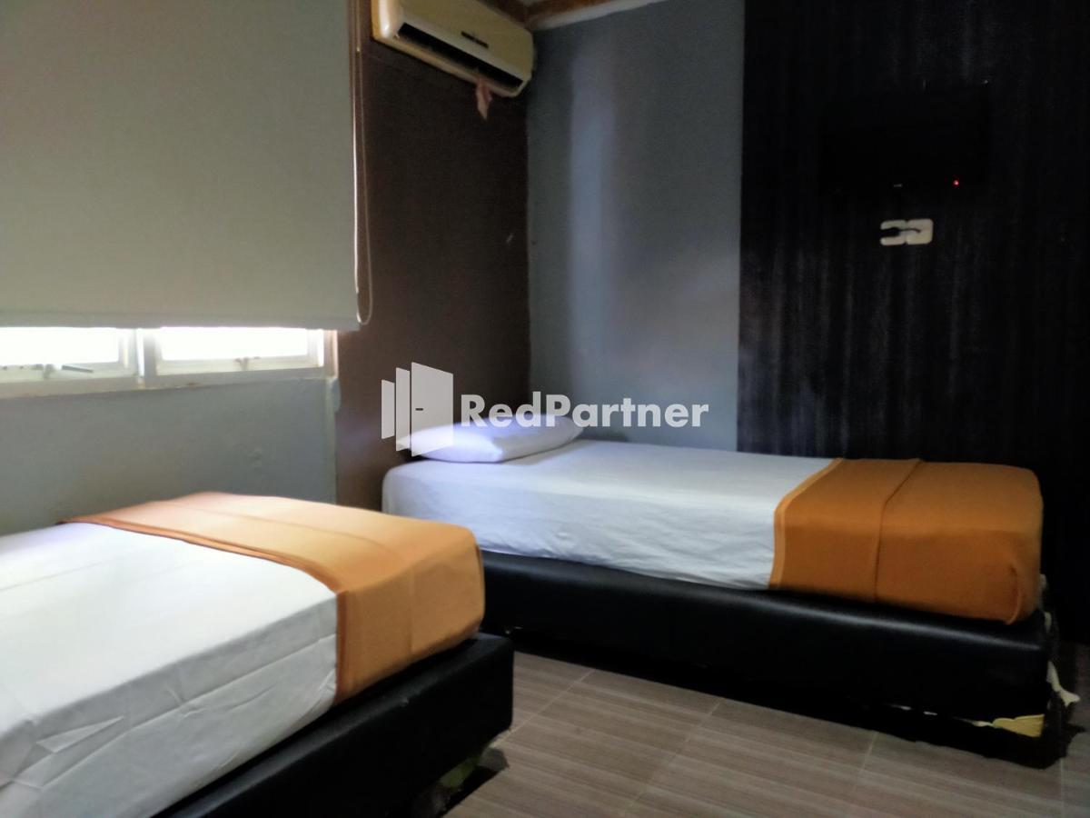 Hotel Ayu Lestari Ternate Redpartner エクステリア 写真